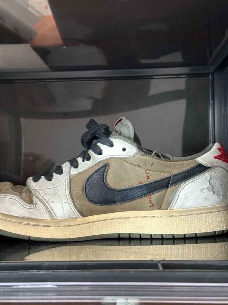 나이키 에어 조던1 트래비스 스캇 로우/275 이미지