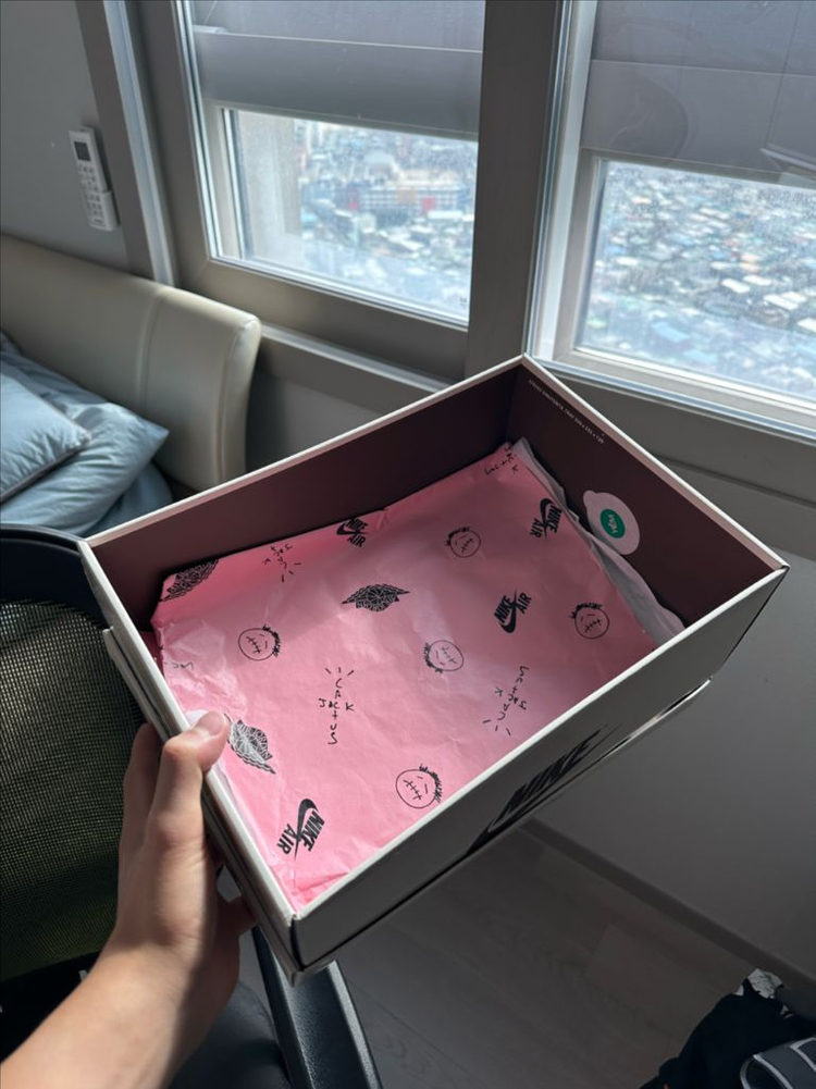 나이키 에어 조던1 트래비스 스캇 로우/275 이미지