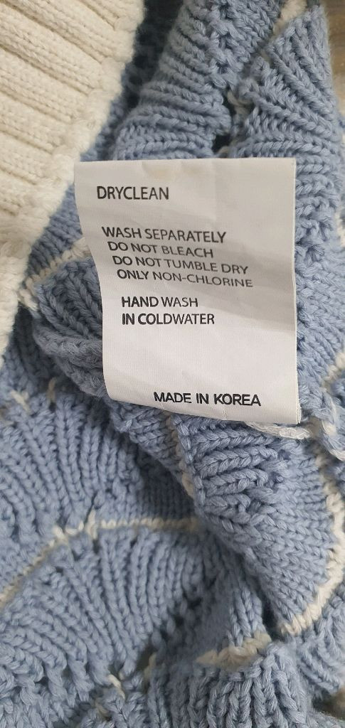 모우트 moat 브이넥 베스트 김예원--4