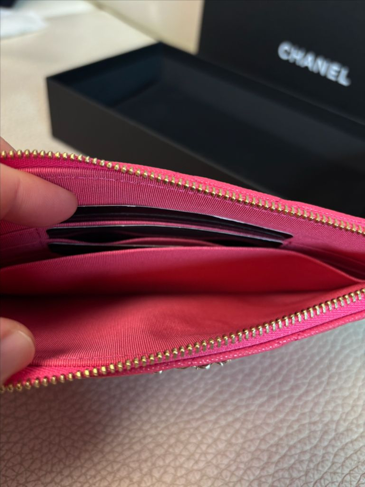 [미사용][정품]샤넬 19 하프체인 로고 캐비어 클러치백--3