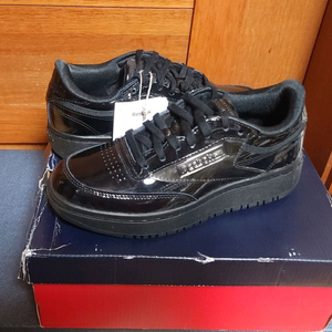 리복 천연 가죽 225 235 운동화 새상품 나이키복 천연 가죽