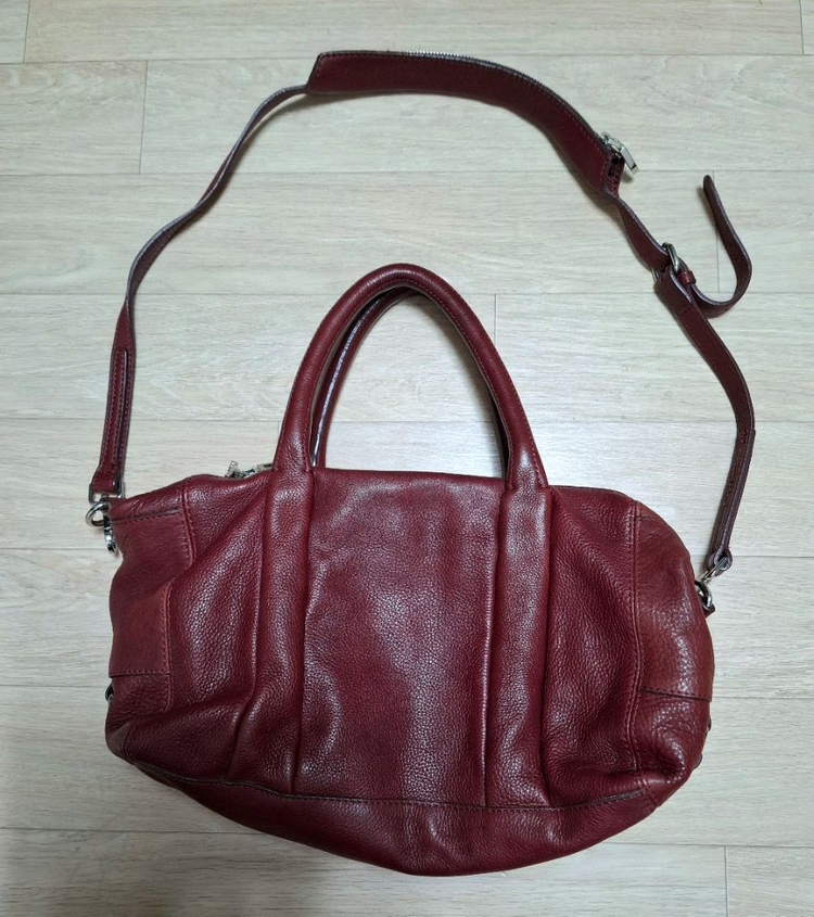 자라 가죽가방 이미지