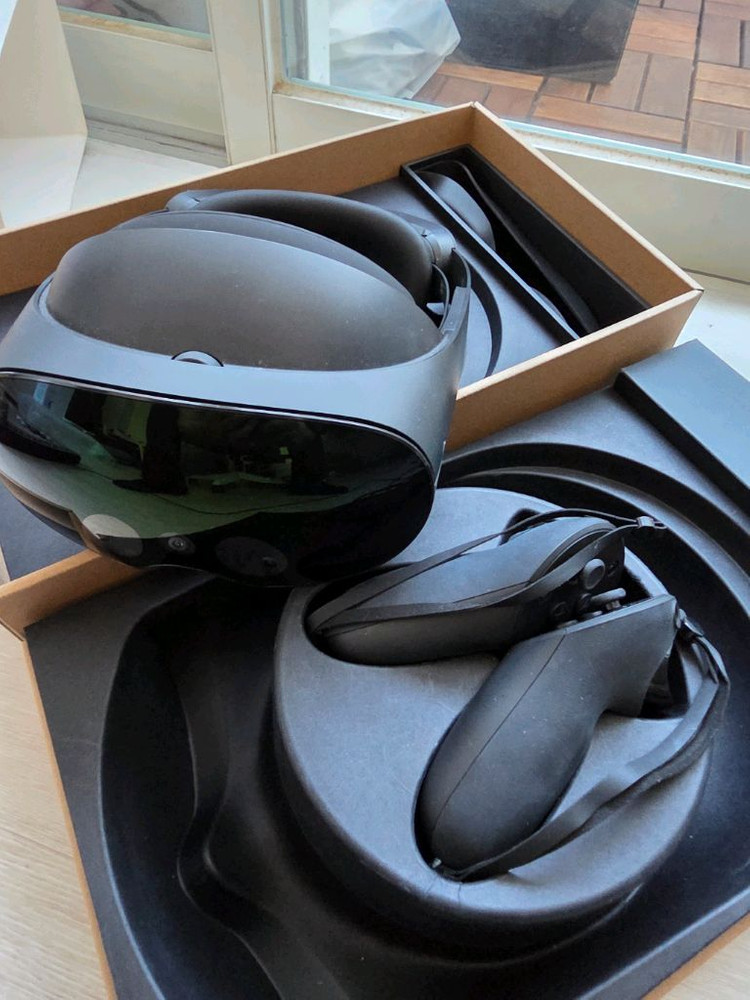 메타 퀘스트 프로 VR--1