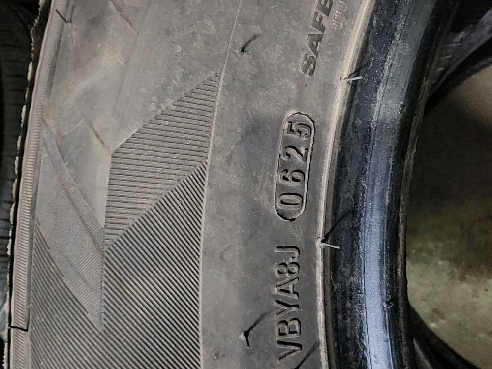 235 60 16 중고타이어--4