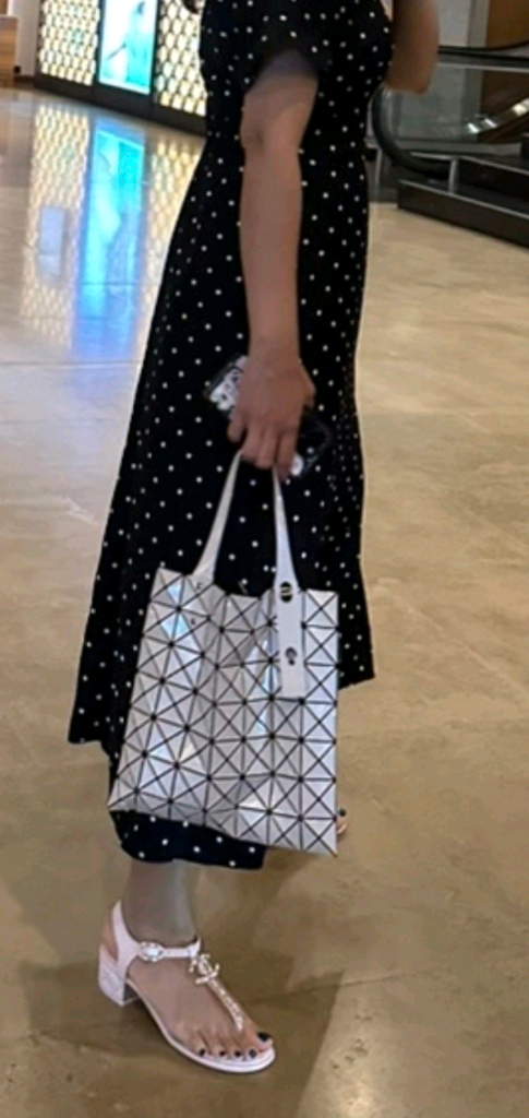 바오바오백 프리즘 미니 토트백 새상품급 정품(보증서O)구찌프라다루이비통디올고야드샤넬셀린느보테가버버리발렌시아가가방--5