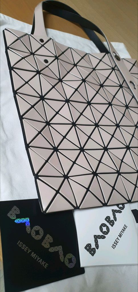 바오바오백 프리즘 미니 토트백 새상품급 정품(보증서O)구찌프라다루이비통디올고야드샤넬셀린느보테가버버리발렌시아가가방--6