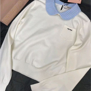 미우미우 새상품 카라니트