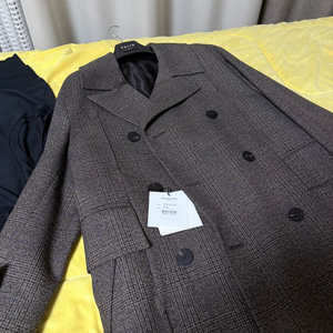 22FW 우영미 메인체크코트 새상품 (46사이즈)