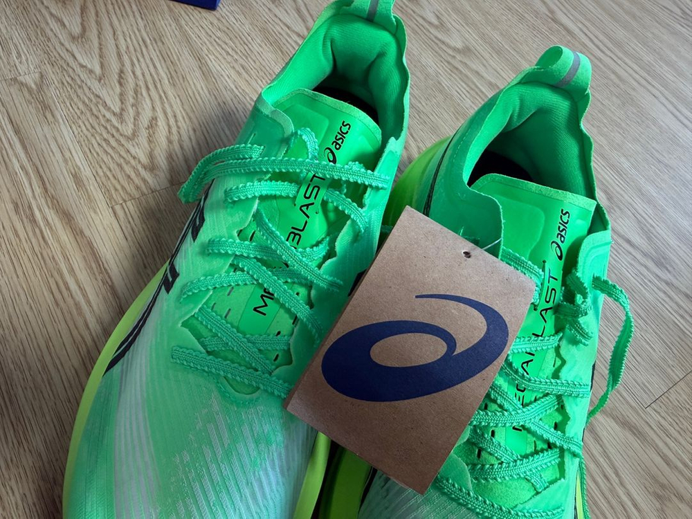 아식스 메가블라스트 에케덴 280 판매합니다--2