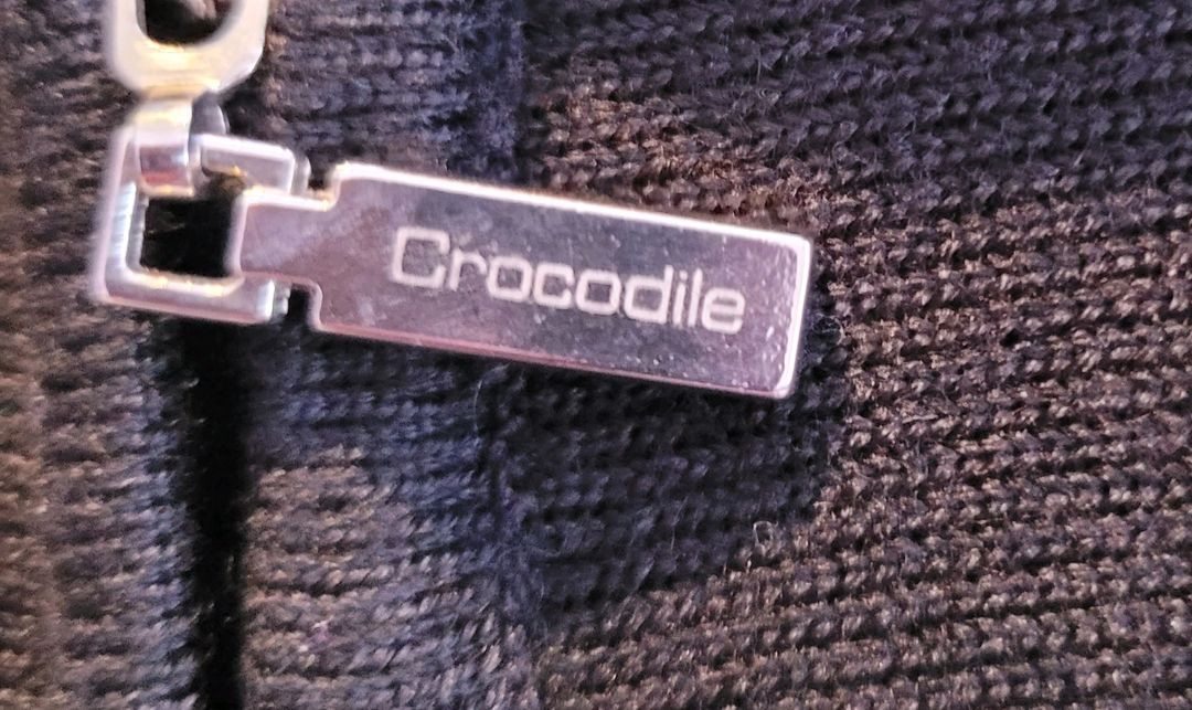 크로커다일 스트라이프 반집업 니트 105--3