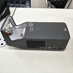 LG 미니빔 TV 중고빔프로젝터 PF1000U 풀HD 단초점