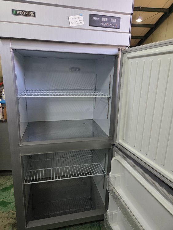 25년식 우성 30박스 반반 냉동냉장 냉장고--1