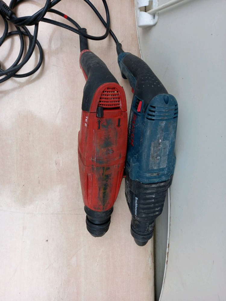 힐티 보쉬 햄머드릴 2개--2