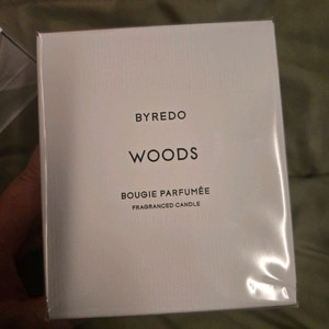 바이레도 우드 향초 240g