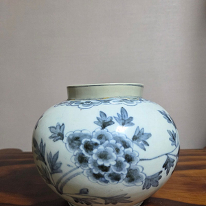 골동품 조선시대 분원 관요사기 청화백자 동자명모란문호 이미지