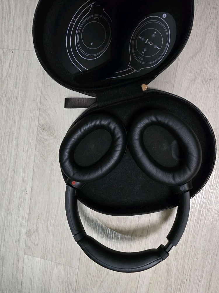 소니 WH-1000XM4 이미지