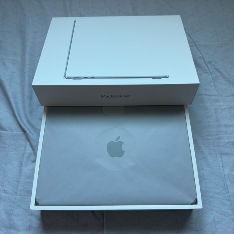 맥북 에어 M2 13인치 8GB 256GB 스페이스그레이--1