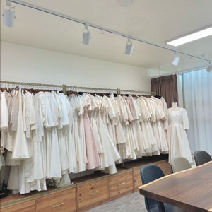 돌잔치 성인드레스 대여샵정리로 중고의상 전체판매합니다.