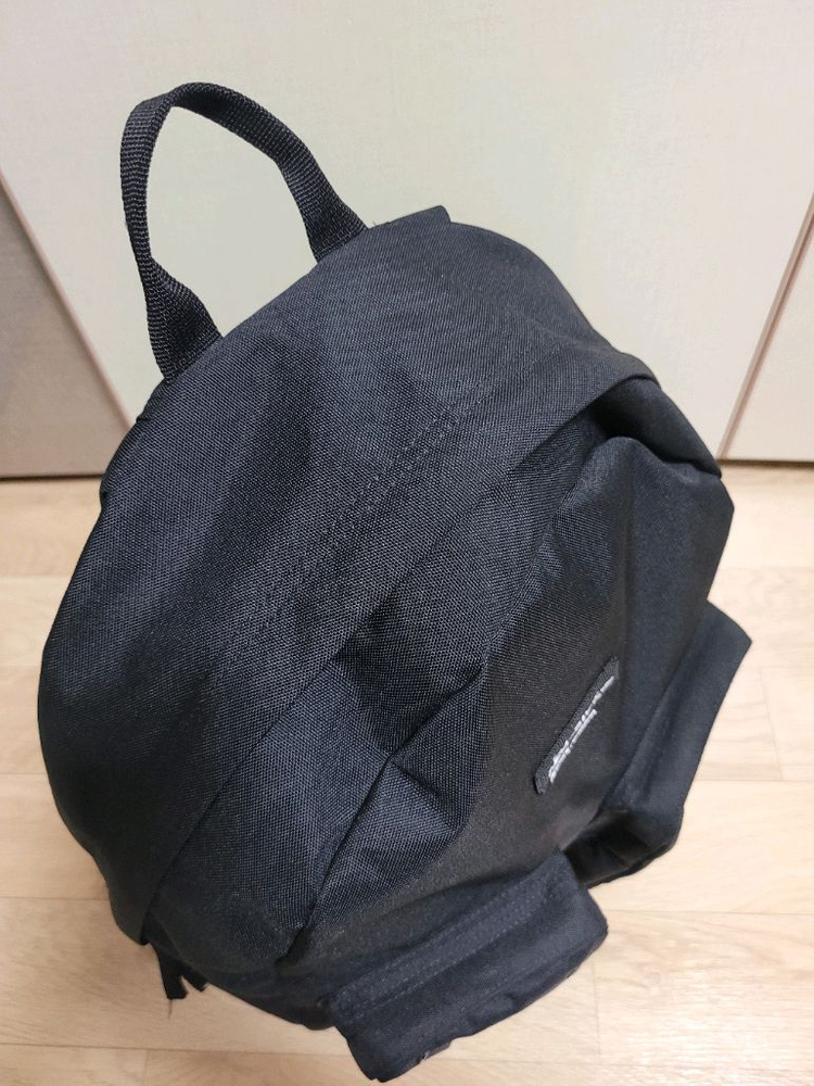 뉴진스x꼴레백팩 팝니다 이미지