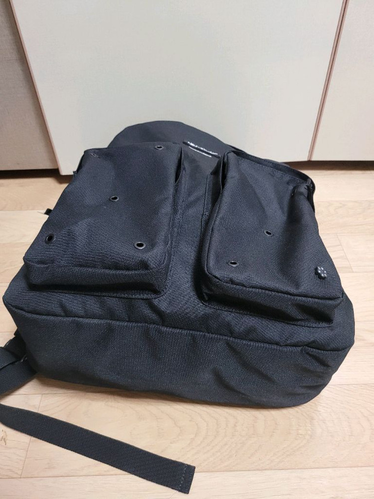 뉴진스x꼴레백팩 팝니다 이미지