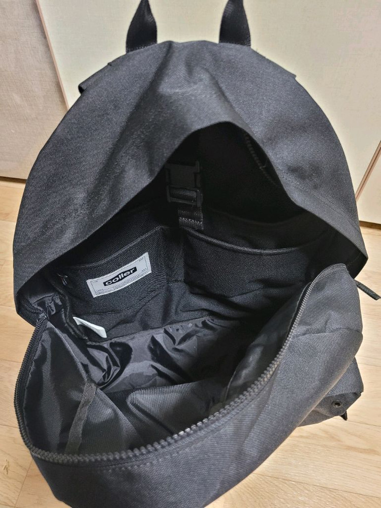 뉴진스x꼴레백팩 팝니다 이미지