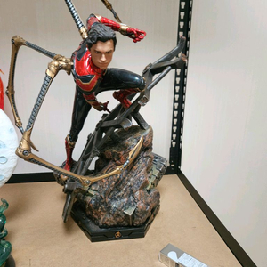 아이언스튜디오 1/4 아이언스파이더맨 스태츄