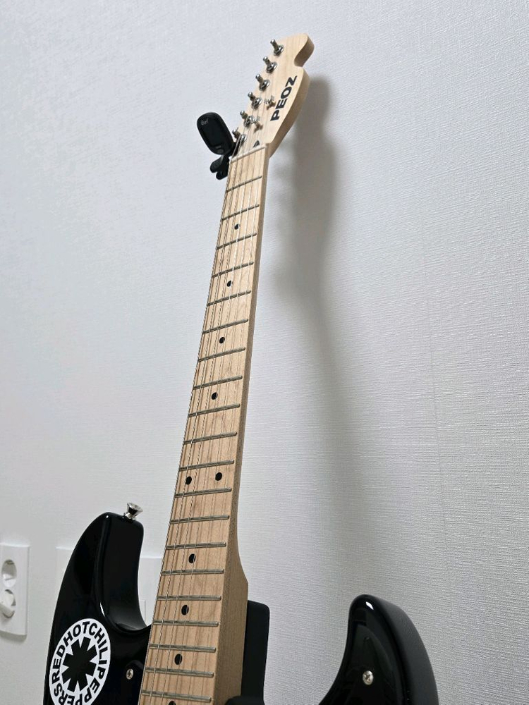 일렉기타 [스마트기타(자체앰프)] Peoz TR3 최신모델 판매합니다.--2