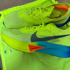 나이키 베이퍼플라이 런닝화 새상품 285 볼트