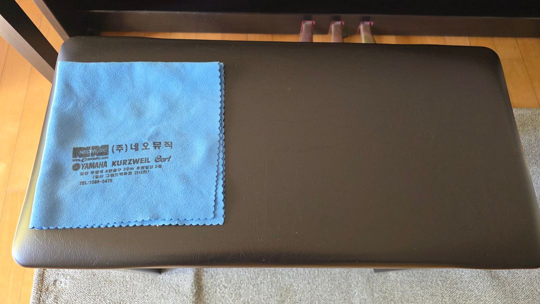 야마하 디지털피아노 CLP-735R 판매합니다. 이미지