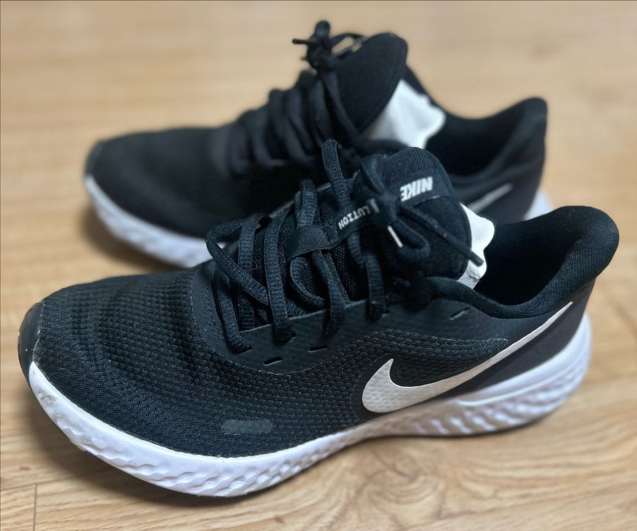 나이키 레볼루션 운동화--1
