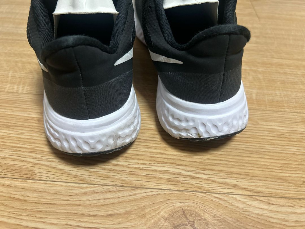 나이키 레볼루션 운동화--3