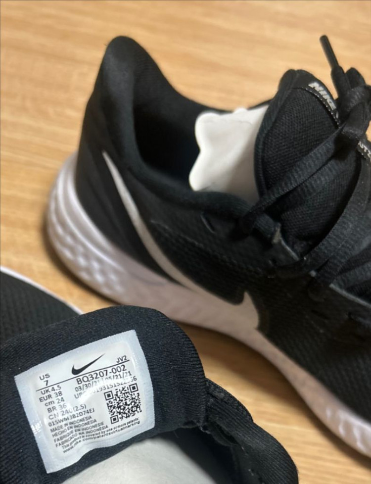 나이키 레볼루션 운동화--5