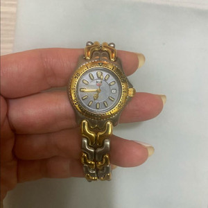 태그호이어 엘레강스 여성