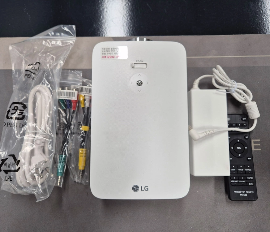 LG 미니빔 PF1500 1400안시 풀HD LED 중고빔프로젝터 (총사용 0시간) 이미지