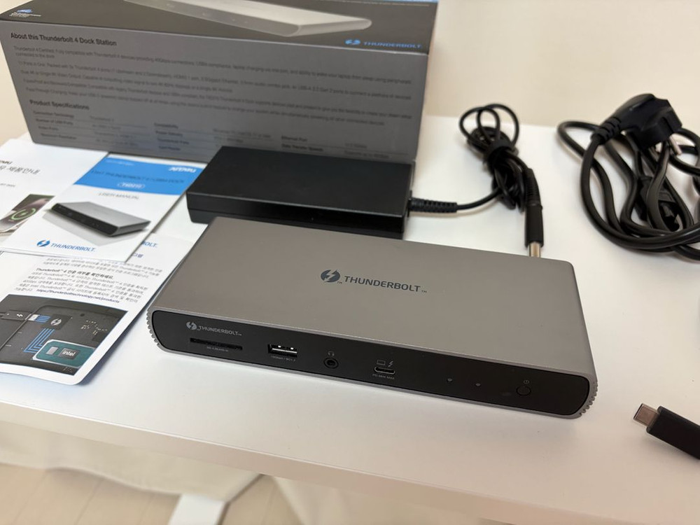 아트뮤 썬더볼트4 T4D210 도킹스테이션--1