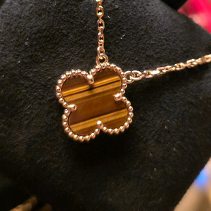 반클리프앤아펠 타이거즈아이 목걸이