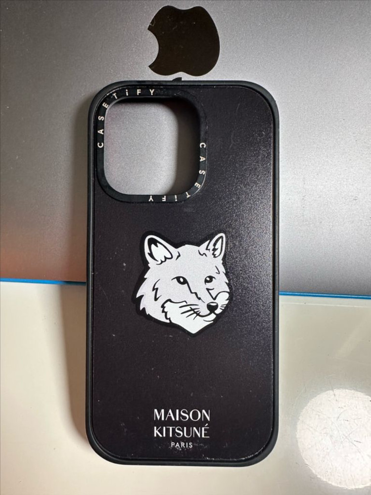 (상태A)케이스티파이x메종키츠네 콜라보 아이폰 14프로--1