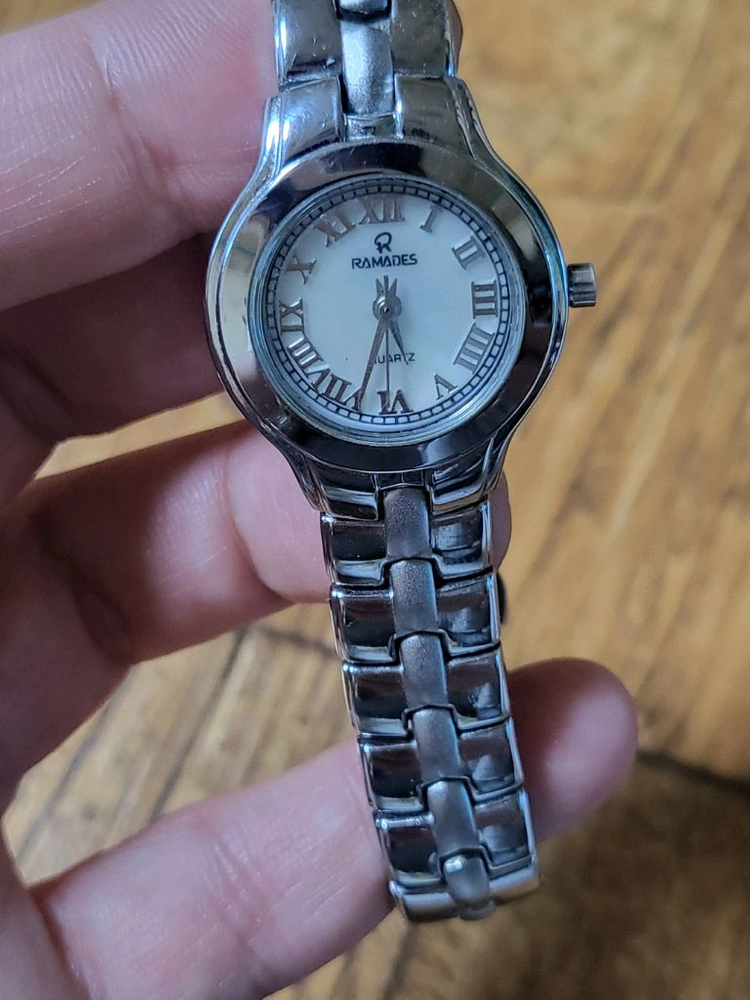 레마르크스 여성용 메탈 시계--2