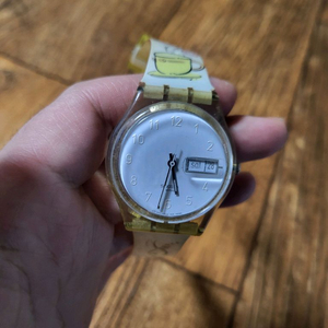 스위치 커피컵 패턴 빈티지 시계