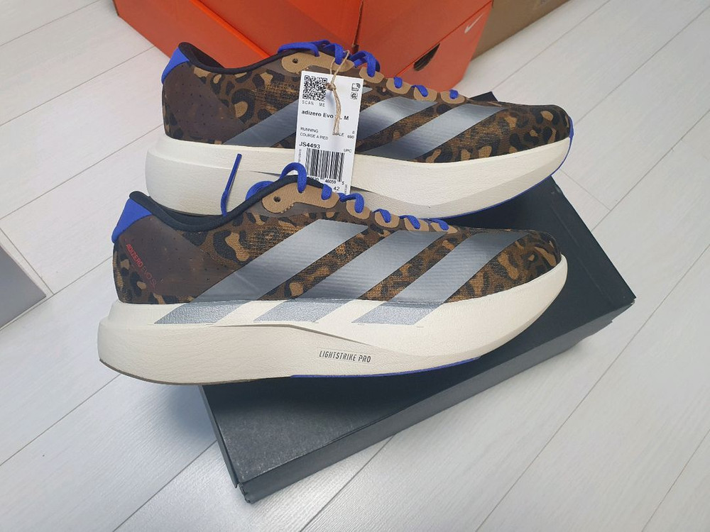 새 상품) evo sl 에보 sl 에보 슬 레오파드 러닝화 265m화려한 색상 좋아하시는분 새상품 입니다--1
