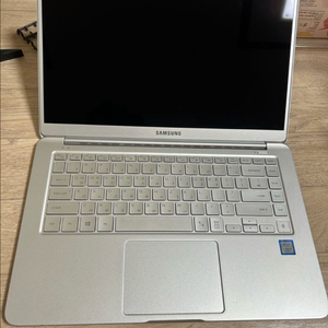 삼성전자 I3-8세대/DDR4 -8기가 15인치 경량 노트북 팝니다