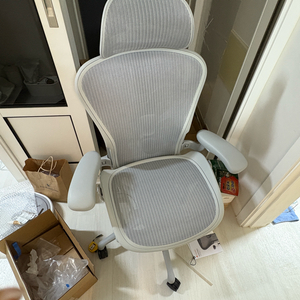 (2월4일수령) 허먼밀러 뉴에어론 풀체어 미네랄 (B사이즈/신품)