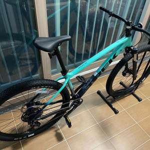 2025 트렉 마린 6 3세대 L 사이즈 무주행 신품