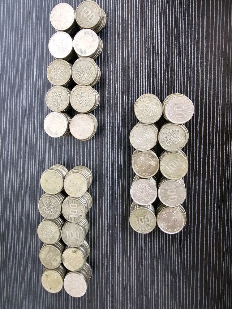 일본 100엔 백엔 은화 300개 팝니다--1
