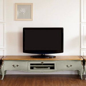 유캐슬 노엘 엔틱 거실장 TV협탁 거실협탁 판매합니다. 정가 70만원입니다.