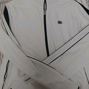 나이키 흰색 트랙탑