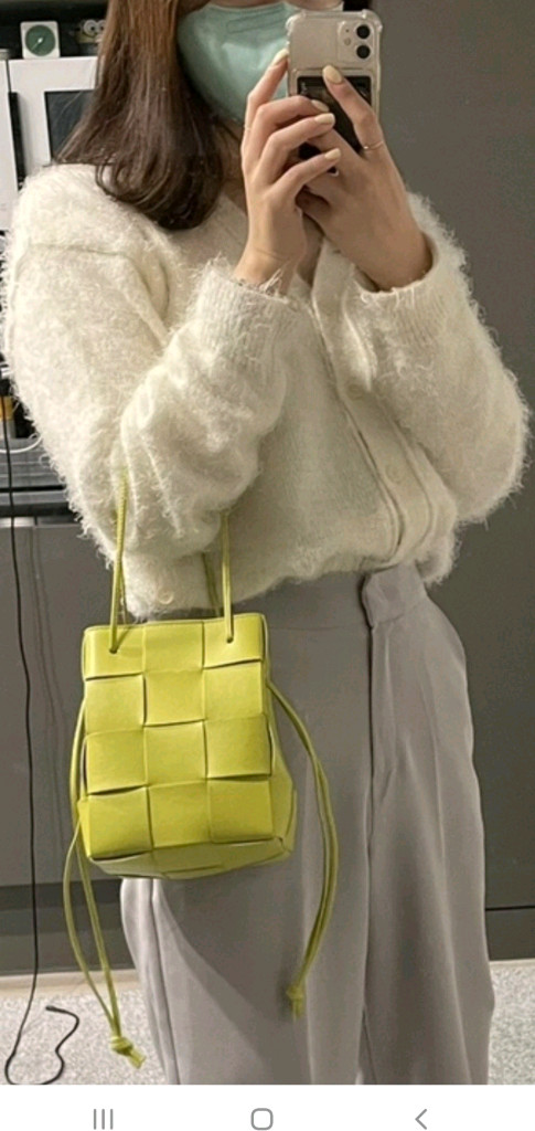 보테가베네타 버킷백/크로스백 스몰 새상품급 정품(감정O)구찌프라다루이비통디올고야드샤넬셀린느생로랑버버리발렌시아가가방--3