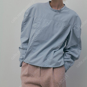 오버듀플레어 클래식 벌룬 블라우스 페일 블루 컬러 cl