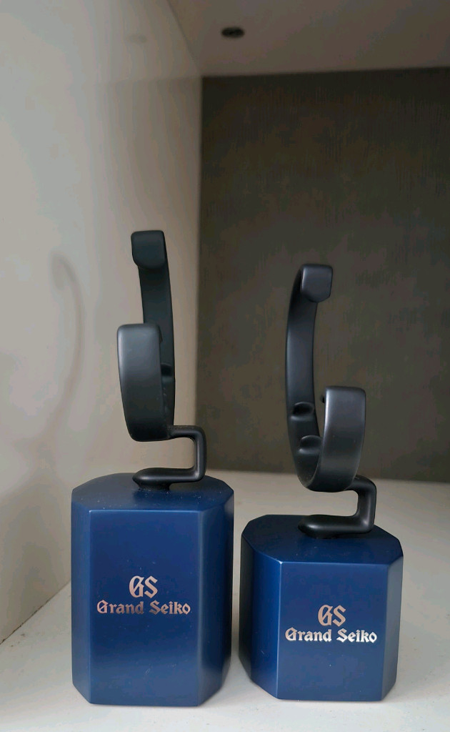 급처 그랜드세이코 거치대 2개 정리합니다. 이미지