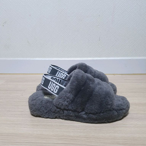 어그 플러프 슬리퍼 245 이미지